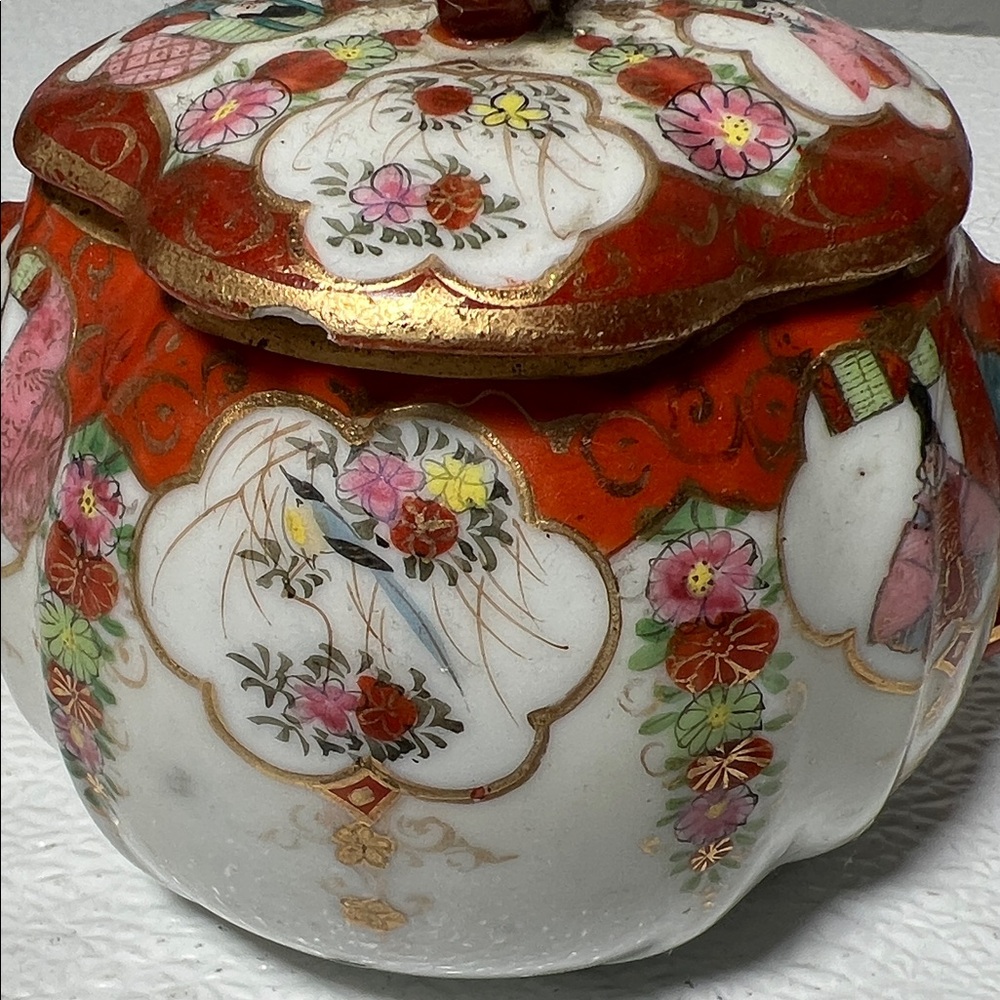Vintage Porcelain Japanese Geisha Girls Hand-painted Lidded Sugar Bowl - Picture 3 of 11